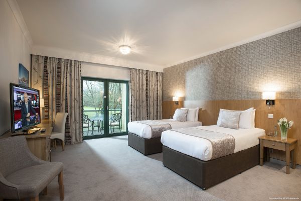Hotel The Vale Resort (Cardiff)